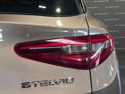 Alfa Romeo Stelvio 2.2 Turbodiesel 180 CV AT8 Executive Grigio usata Cittadella