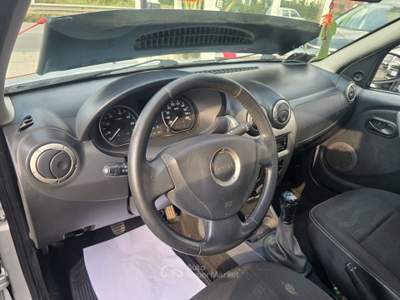 Dacia Sandero Embleme Argento usata Qualiano