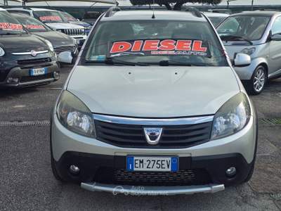 Dacia Sandero Embleme Argento usata Qualiano