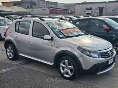 Dacia Sandero Embleme Argento usata Qualiano