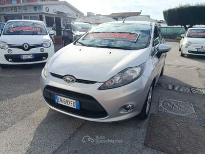 Ford Fiesta 5p. Titanium Argento usata Qualiano