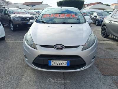 Ford Fiesta 5p. Titanium Argento usata Qualiano