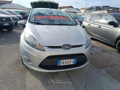 Ford Fiesta 5p. Titanium Argento usata Qualiano
