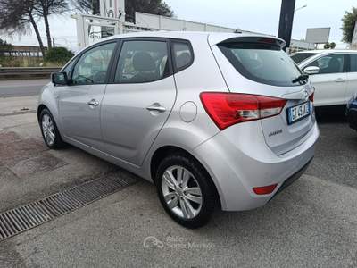 Hyundai ix20 1.4 CRDI 90CV Comfort Argento usata Qualiano