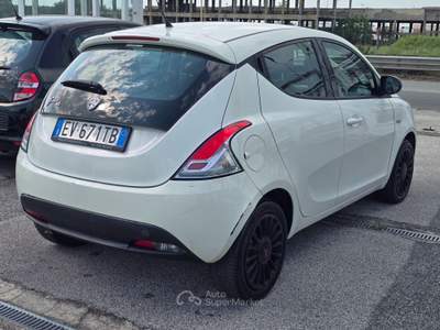 Lancia Ypsilon 95cv 5 porte S&S Elefantino Bianco usata Qualiano