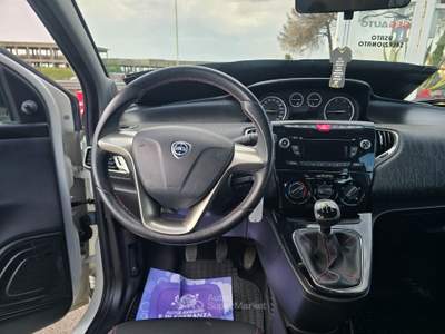 Lancia Ypsilon 95cv 5 porte S&S Elefantino Bianco usata Qualiano