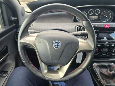 Lancia Ypsilon 95cv 5 porte S&S Elefantino Bianco usata Qualiano
