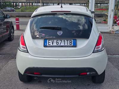 Lancia Ypsilon 95cv 5 porte S&S Elefantino Bianco usata Qualiano
