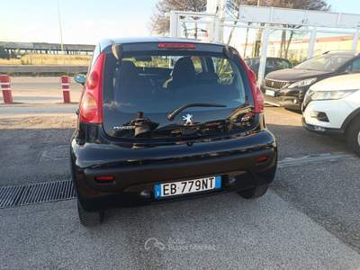 Peugeot 107 5p.Sweet Years Nero usata Qualiano
