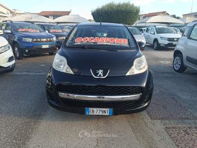 Peugeot 107 5p.Sweet Years Nero usata Qualiano