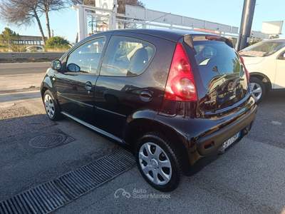 Peugeot 107 5p.Sweet Years Nero usata Qualiano