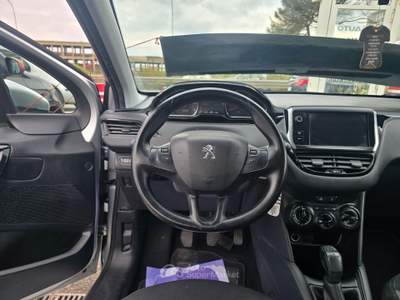 Peugeot 208 5 porte Active Argento usata Qualiano