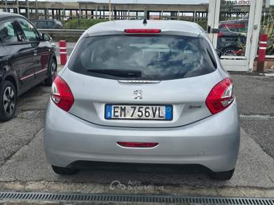 Peugeot 208 5 porte Active Argento usata Qualiano