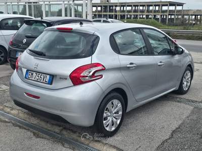 Peugeot 208 5 porte Active Argento usata Qualiano