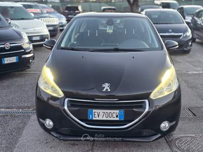 Peugeot 208 1.6 e-HDi 92CV S&S 5 porte Allure Nero usata Qualiano