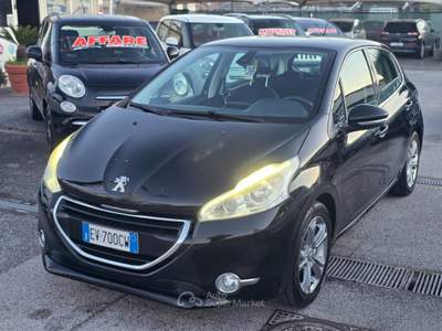 Peugeot 208 1.6 e-HDi 92CV S&S 5 porte Allure Nero usata Qualiano
