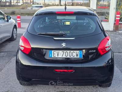 Peugeot 208 1.6 e-HDi 92CV S&S 5 porte Allure Nero usata Qualiano