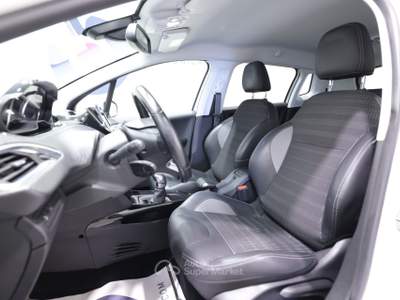 Peugeot 2008 1.2 PURETECH 82 S&S ALLURE NEOPATENTATI Bianco usata Brescia