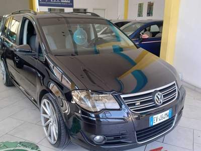 Volkswagen Touran AUTOMATICO GANCIO DI TRAINO Nero usata Follonica