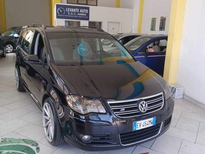 Volkswagen Touran AUTOMATICO GANCIO DI TRAINO Nero usata Follonica