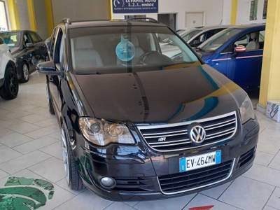 Volkswagen Touran AUTOMATICO GANCIO DI TRAINO Nero usata Follonica