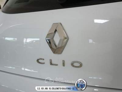 Renault Clio TCe 90 CV 5 porte Equilibre Bianco usata Galatina