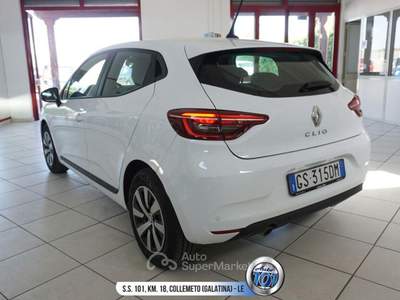 Renault Clio TCe 90 CV 5 porte Equilibre Bianco usata Galatina