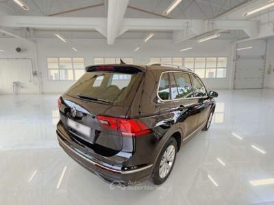 Volkswagen Tiguan VOLKSWAGEN TIGUAN 2.0 TDI SCR 110KW LIFE DSG SUV usata Pozzuoli