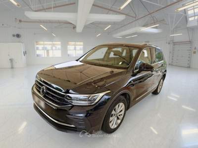 Volkswagen Tiguan VOLKSWAGEN TIGUAN 2.0 TDI SCR 110KW LIFE DSG SUV usata Pozzuoli