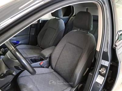 Volkswagen Golf VOLKSWAGEN GOLF VIII 2.0 TDI SCR 85KW LIFE DSG 5 PORTE BERLINA usata Casei Gerola