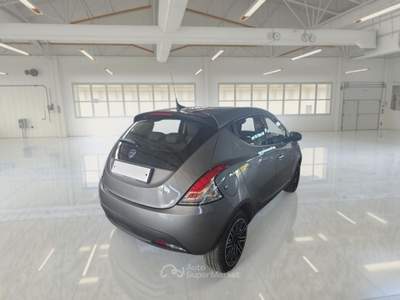 Lancia Ypsilon LANCIA YPSILON 1.0 FIREFLY 70 CV HYBRID ORO 5 PORTE BERLINA usata Roma