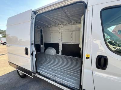 Peugeot Boxer BOXER FURGONE PREMIUM 330 L2 H2 BLUEHDI 140 CV - FURGONE Bianco usata Latina