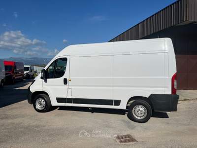 Peugeot Boxer BOXER FURGONE PREMIUM 330 L2 H2 BLUEHDI 140 CV - FURGONE Bianco usata Latina