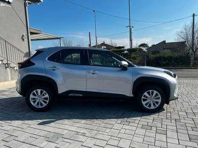 Toyota Yaris Cross 1.5h Business fwd 116cv e-cvt Grigio usata Ceprano