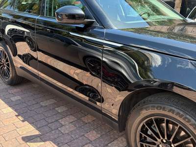 Land Rover Range Rover Velar LAND ROVER VELAR R-DYNAMIC S 180 CV TETTO APRIBILE PREZZO 19990 Nero usata Catania