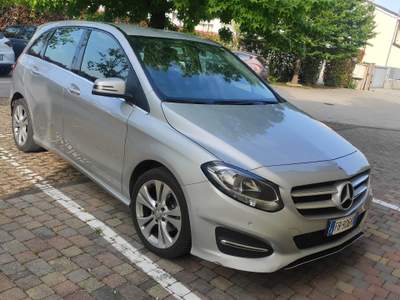 Mercedes-Benz Classe B MERCEDES CLASS B 180D AUTOMATIC BUSINESS Grigio usata Legnaro