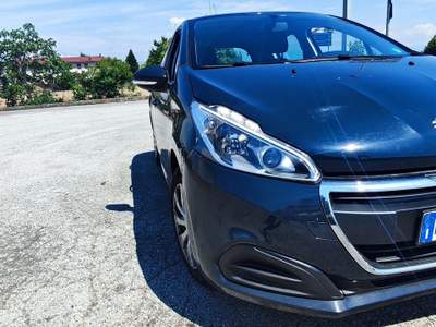 Peugeot 208 Auto per neopatenti usata Costabissara