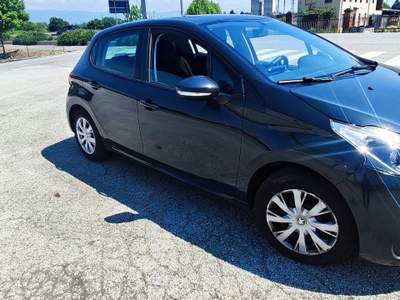 Peugeot 208 Auto per neopatenti usata Costabissara
