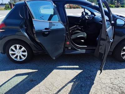 Peugeot 208 Auto per neopatenti usata Costabissara