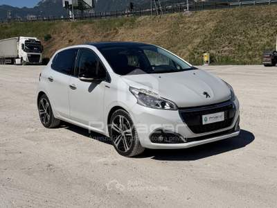 Peugeot 208 PEUGEOT 208 1° serie BlueHDi 100 5p. GT Line ICE White Bianco usata Trento
