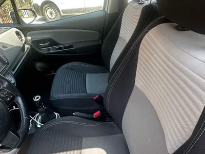 Toyota Yaris Unico proprietario, non fumatore con navigatore usata Rovolon
