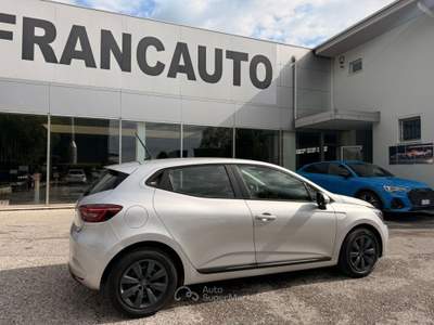 Renault Clio SCe 65 CV 5 porte Life Argento usata CALCINATO