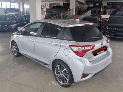Toyota Yaris 1.5 full hybrid business autm Argento usata Orvieto