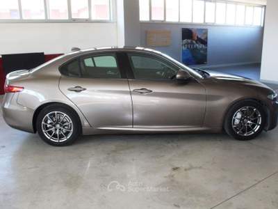 Alfa Romeo Giulia Giulia 2.2 t Business 150cv auto Oro usata Orvieto