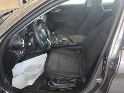 Alfa Romeo Giulia Giulia 2.2 t Business 150cv auto Oro usata Orvieto