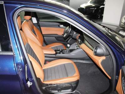 Alfa Romeo Giulia Giulia 2.2 t Super 180cv Blu/Azzurro usata Orvieto