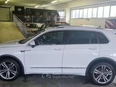 Volkswagen Tiguan Tiguan 2.0 tdi DSG R-Line exterior pack Bianco usata Orvieto
