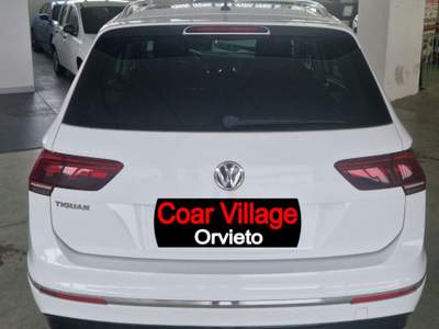 Volkswagen Tiguan Tiguan 2.0 tdi DSG R-Line exterior pack Bianco usata Orvieto