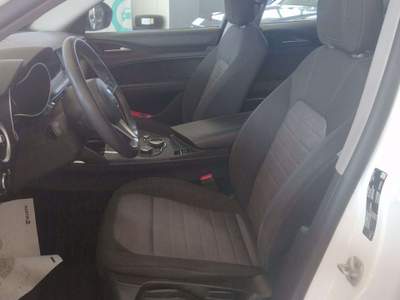 Alfa Romeo Stelvio Stelvio 2.2 t Business rwd 160cv auto Bianco usata Orvieto