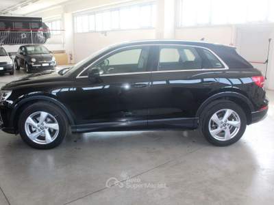 Audi Q3 Q3 35 1.5 tfsi mhev Business s-tronic Nero usata Orvieto